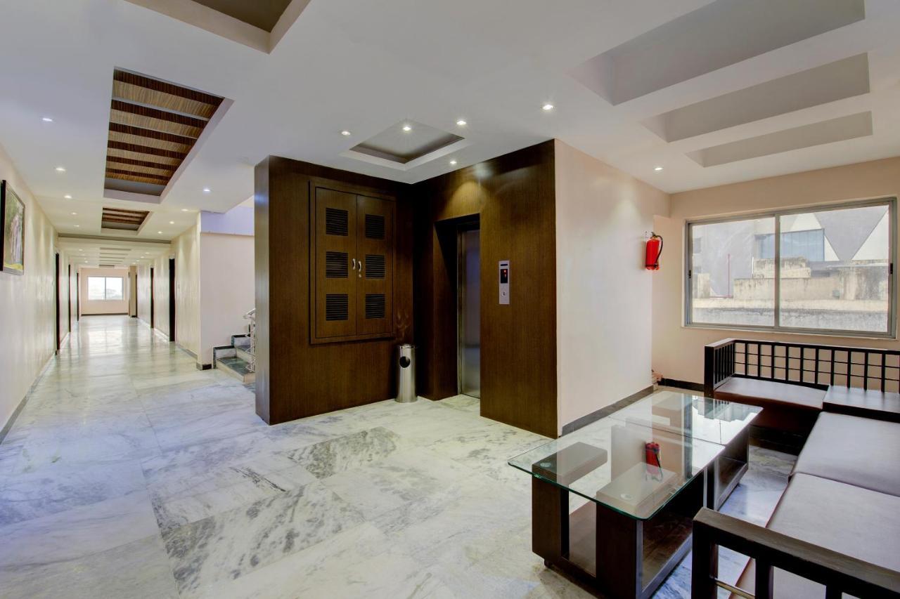 Oyo 1545 Hotel Shivani International Ahmedabad Exterior photo