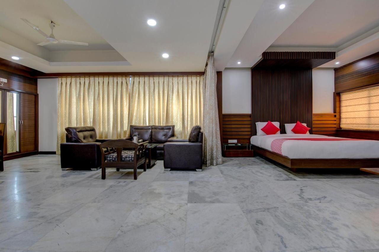Oyo 1545 Hotel Shivani International Ahmedabad Exterior photo