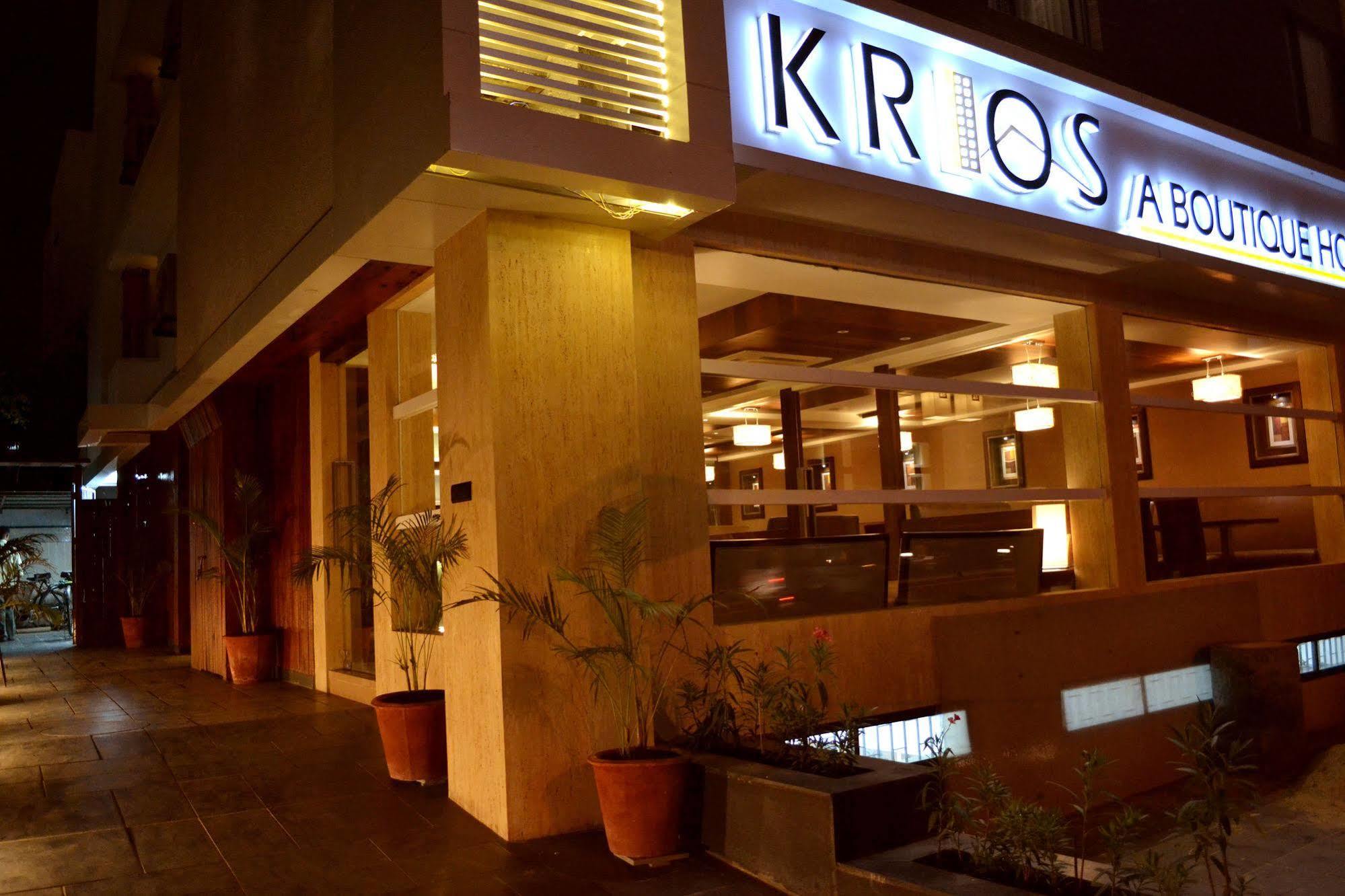 Oyo 1545 Hotel Shivani International Ahmedabad Exterior photo